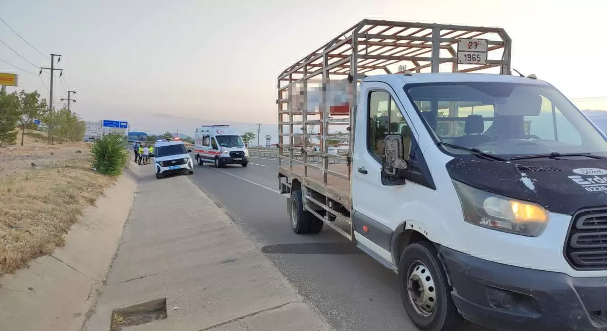 Edirne'de Koşu Yapan Kişi Kamyonet Ayna Çarpmasıyla Yaralandı