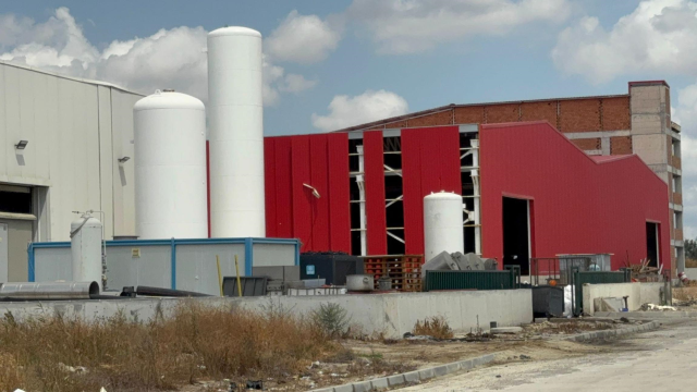 Anestezi gazı üretim fabrikasında patlama! 2 işçi hayatını kaybetti Anestezi gazı üretim fabrikasında patlama! 2 işçi hayatını kaybetti