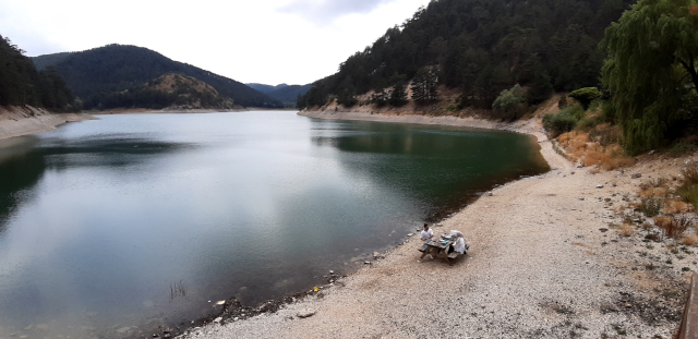Aşırı sıcaklar Sünnet Gölü'nü vurdu: Sular çekildi, göl kuruma noktasına geldi