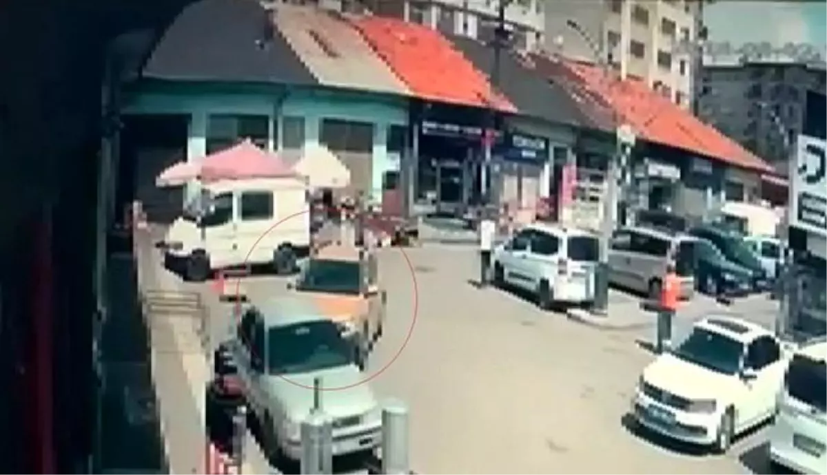 Sivas'ta Kontrolden Çıkan Araç 6 Araca Çarptı