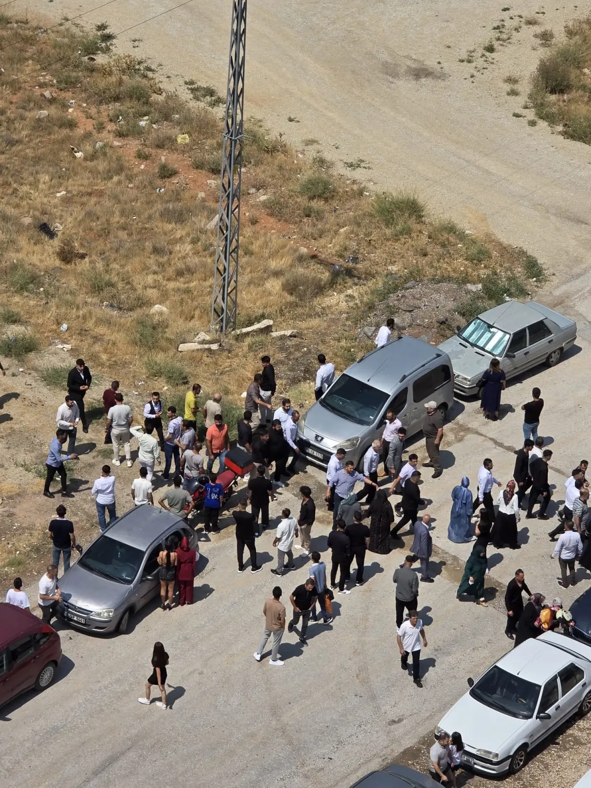 Düğün Salonunda Alkollü Kavga, Polis Aracına Zarar Verildi