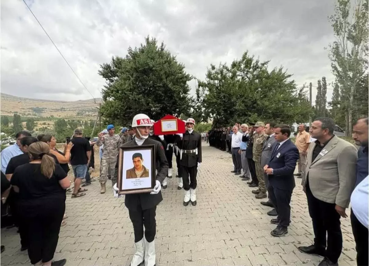 26 Yıl Sonra Şehit Onbaşı Kemal Demirbaş Memleketine Nakledildi