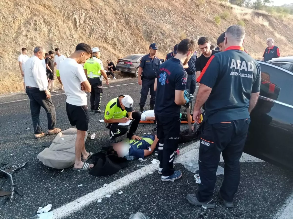 Elazığ'da Otomobil Kazası: 1'i Ağır, 6 Yaralı