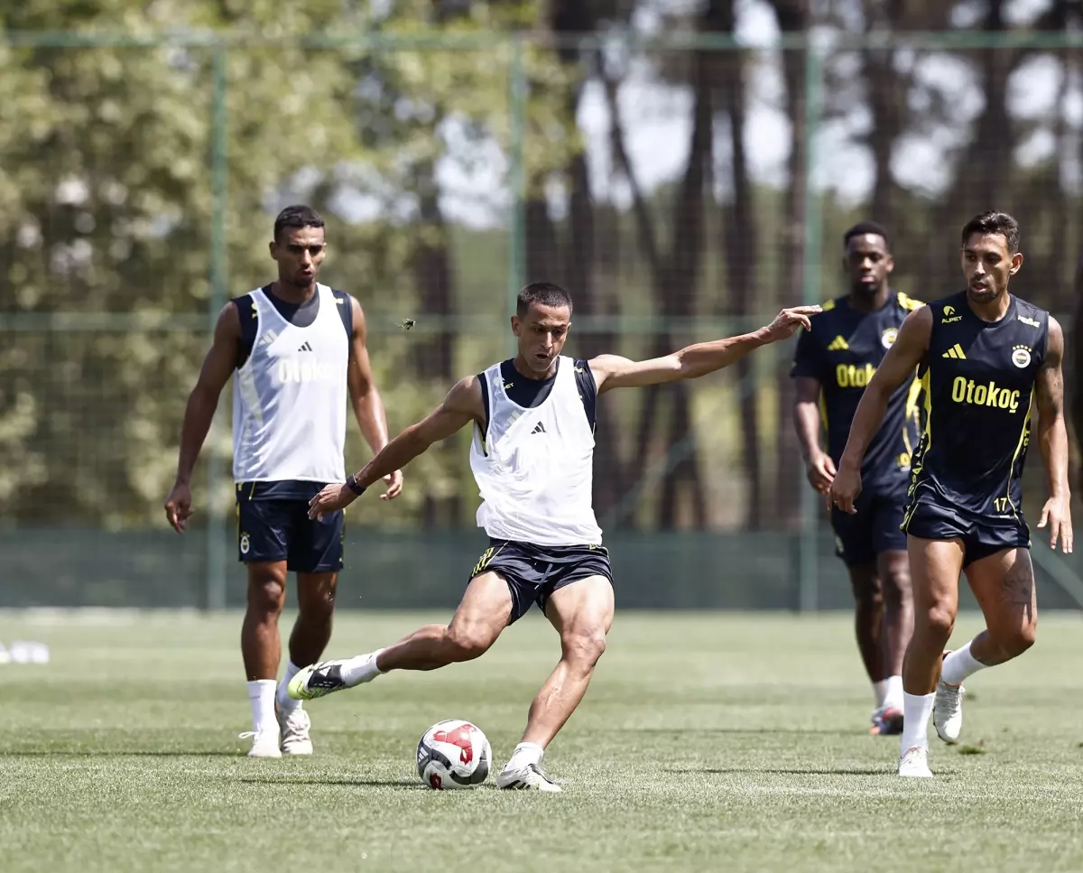 Fenerbahçe UEFA Şampiyonlar Ligi Hazırlıklarını Sürdürüyor