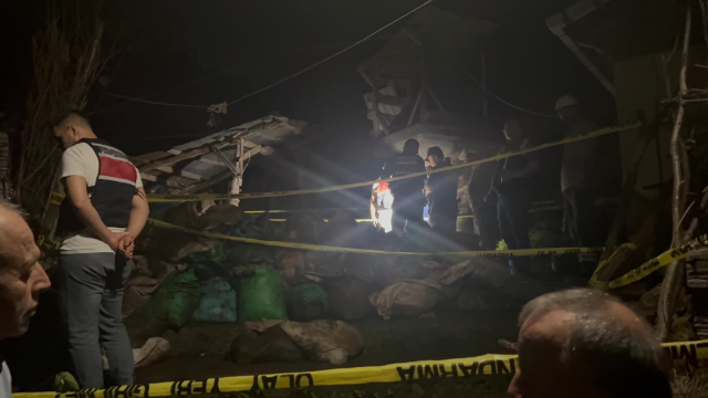 Gübre taşımak istedikleri 'ilkel' teleferikte akıma kapılan çift öldü Gübre taşımak istedikleri 'ilkel' teleferikte akıma kapılan çift öldü