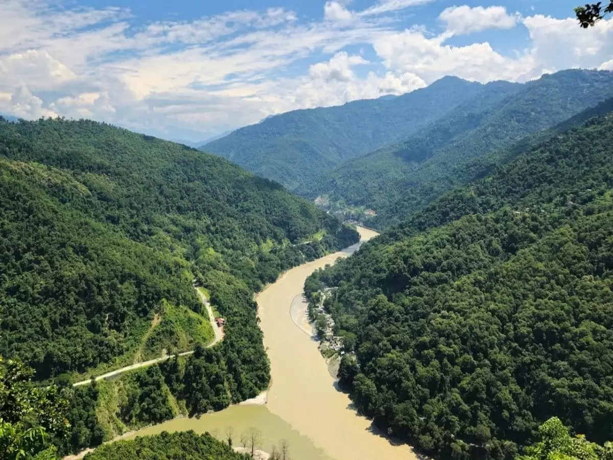 Uttar Pradeş'te Arazi Aracı Su Kanalına Düştü: 11 Ölü