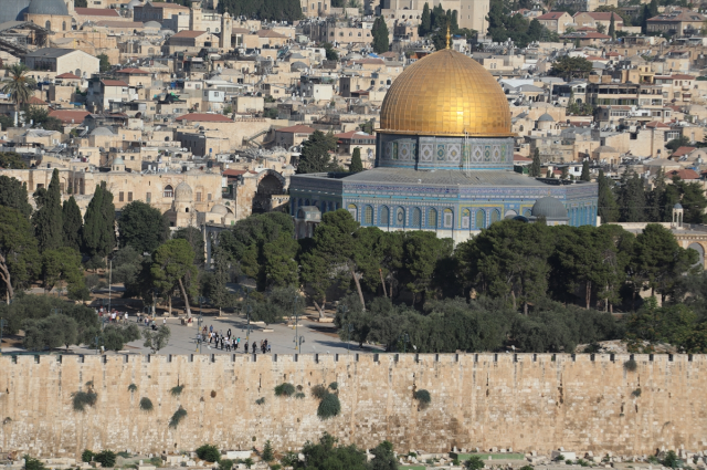 İsrailli aşırı sağcı Bakan Ben-Gvir, Mescid-i Aksa'ya baskın düzenledi İsrailli aşırı sağcı Bakan Ben-Gvir, Mescid-i Aksa'ya baskın düzenledi