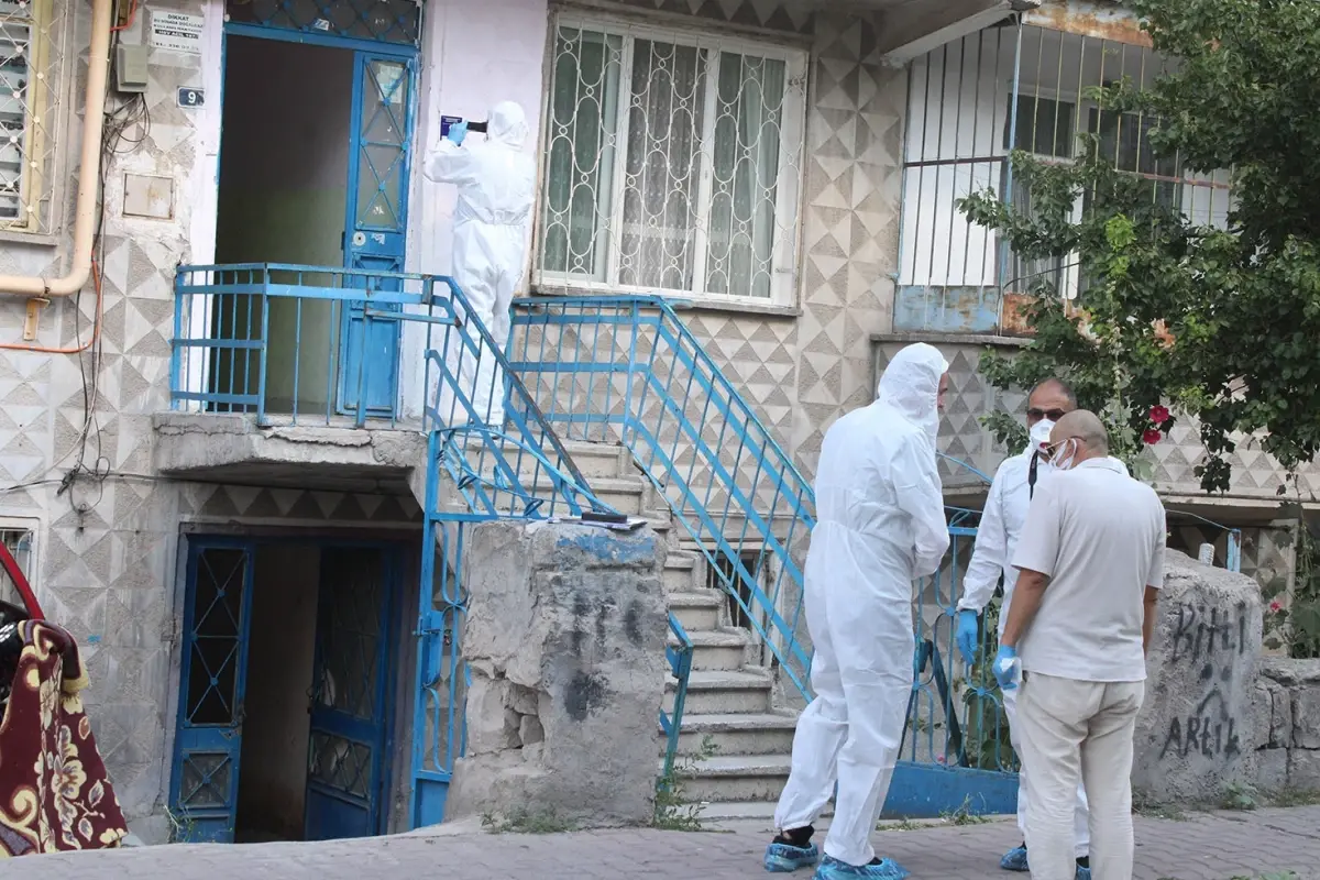 2 haftadır haber alınamayan adam evinde ölü bulundu