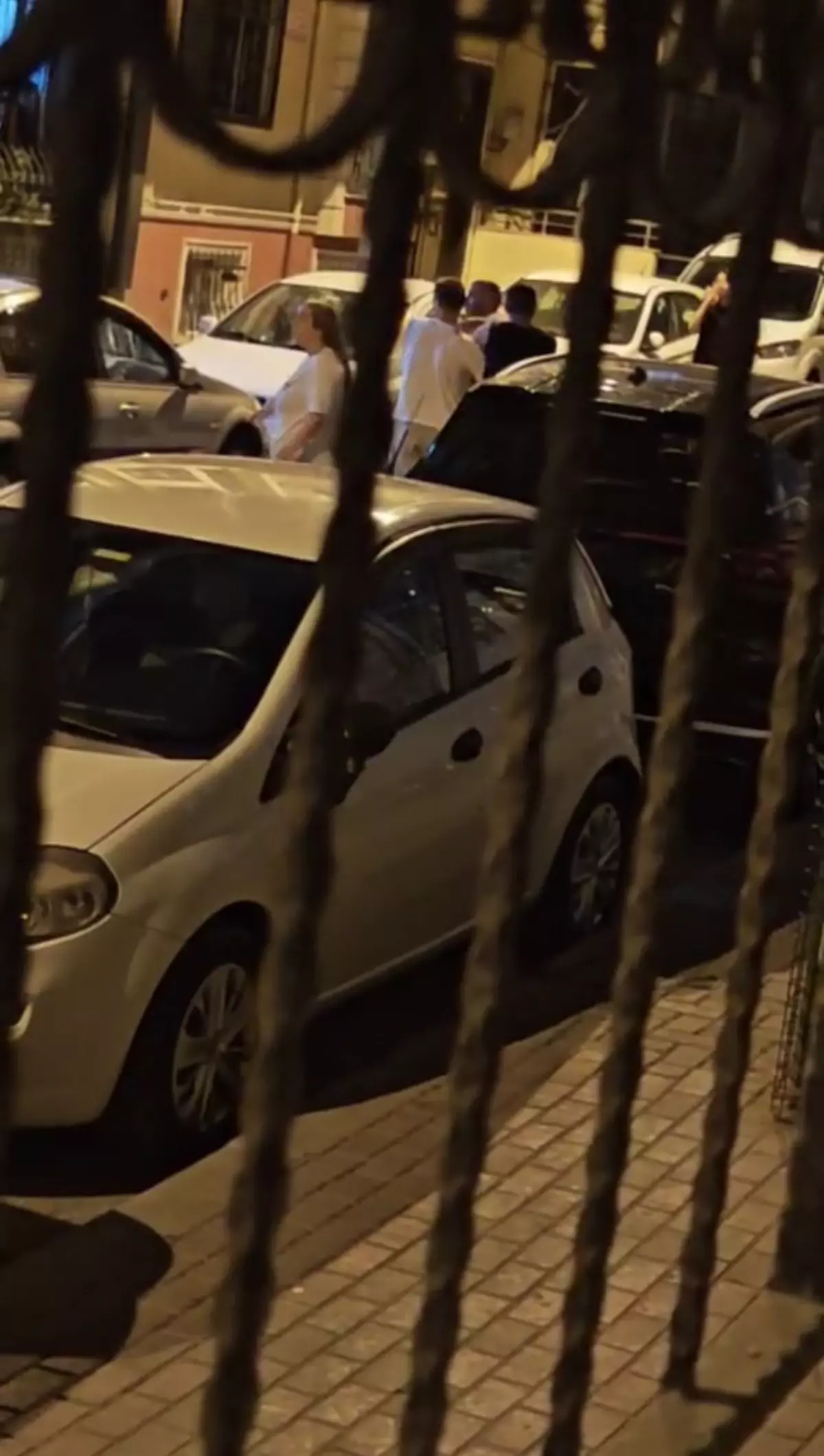 Şişli'de Çocuklara Tokat Atan Adamı Vatandaşlar Durdurdu