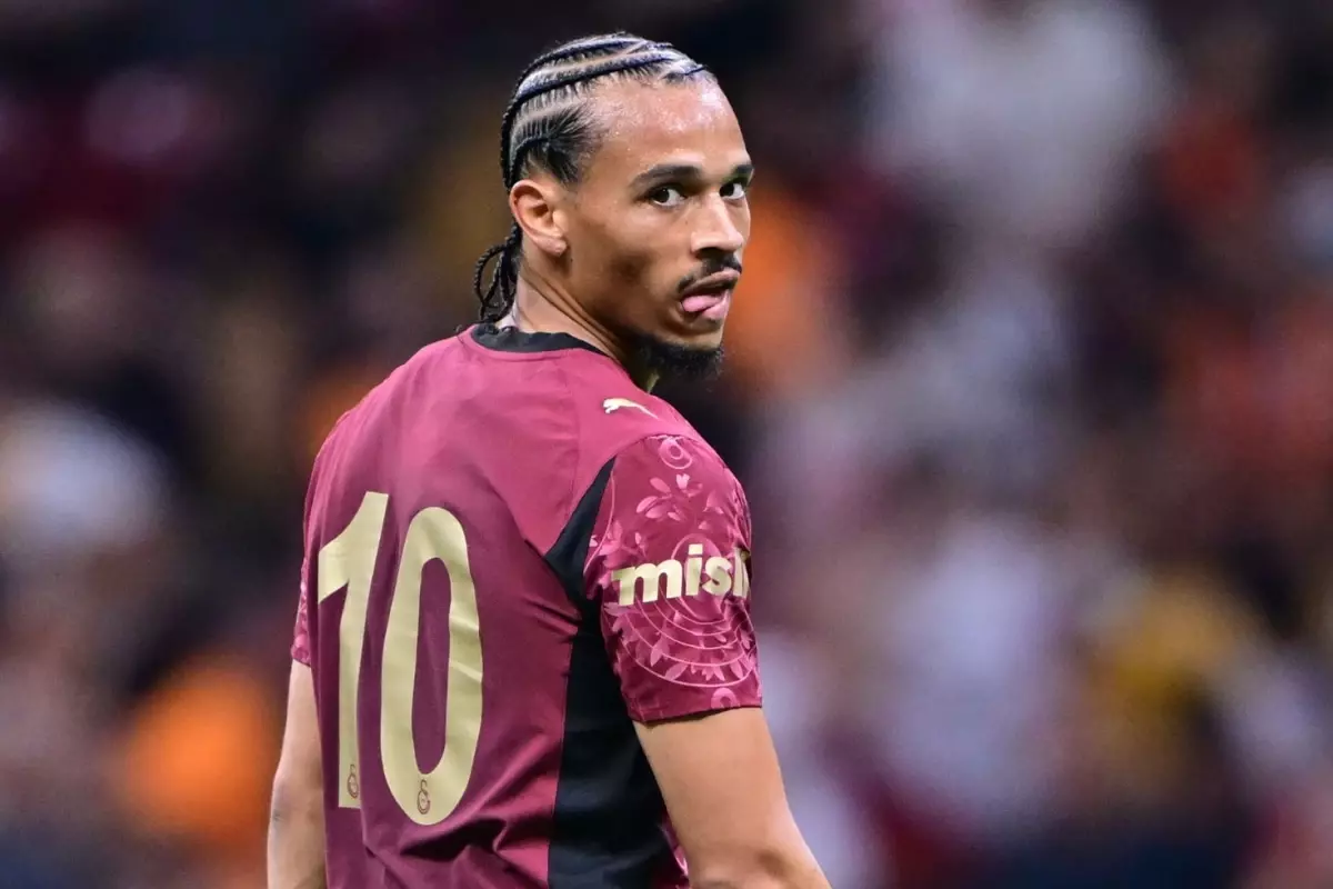 Leroy Sane'den Sacha Boey'e sürpriz telefon