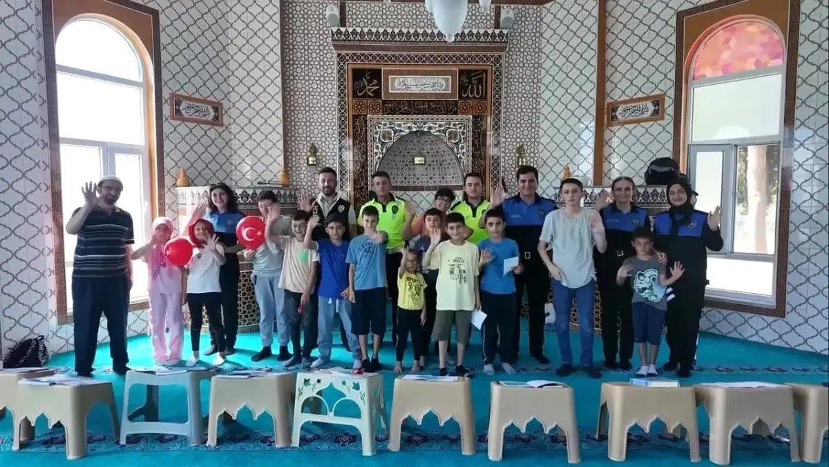 Sinop'ta Polis Ekiplerinden Çocuklara Güvenlik Eğitimi