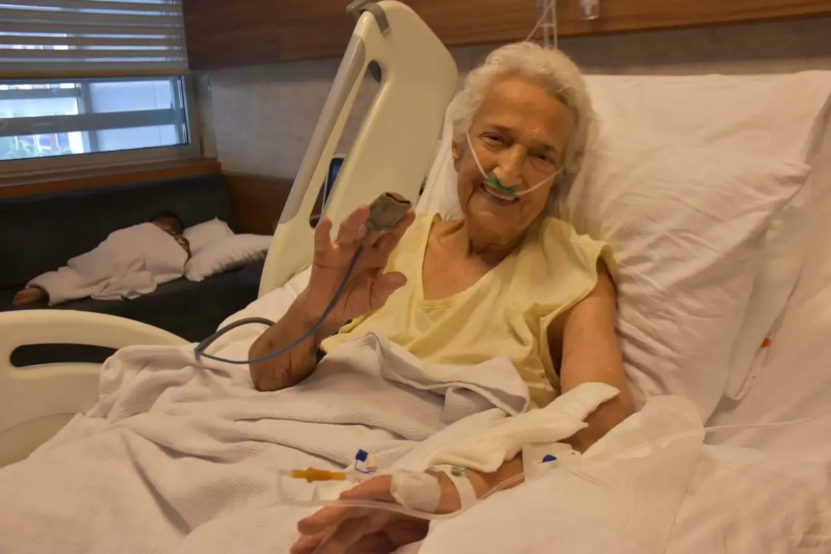 85 Yaşındaki Mükerrem Aydın Öz, Kapalı Ameliyatla Sağlığına Kavuştu