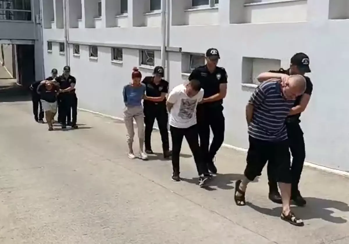 Adana'da Uyuşturucu Operasyonu: 9 Gözaltı, 8 Tutuklama