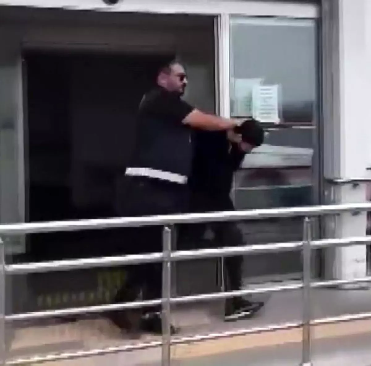 Adana'da Silahlı Genç Eylem Hazırlığı İçin Yakalandı