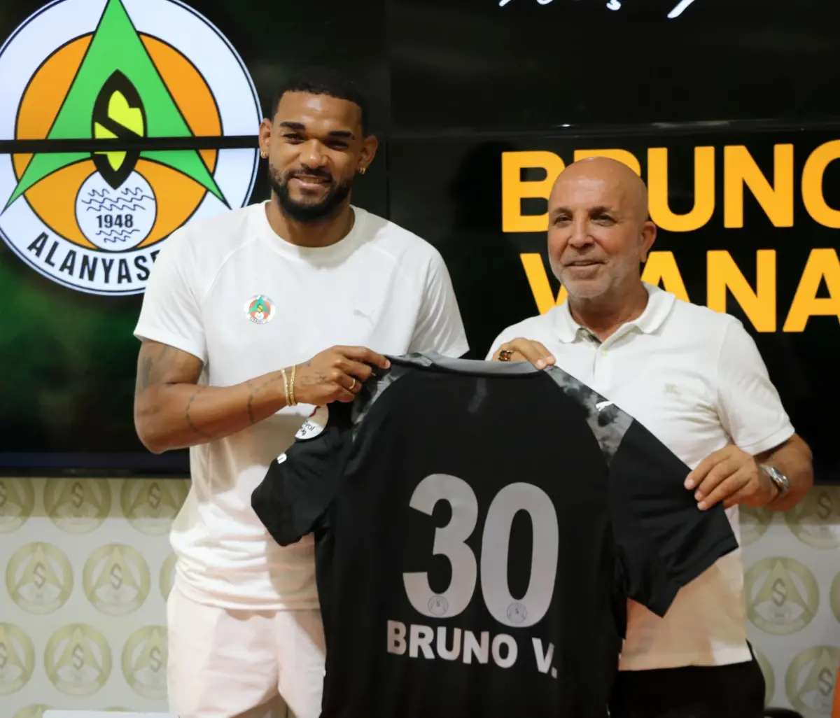 Alanyaspor, Transfer Döneminde 4 Futbolcu ile Anlaştı