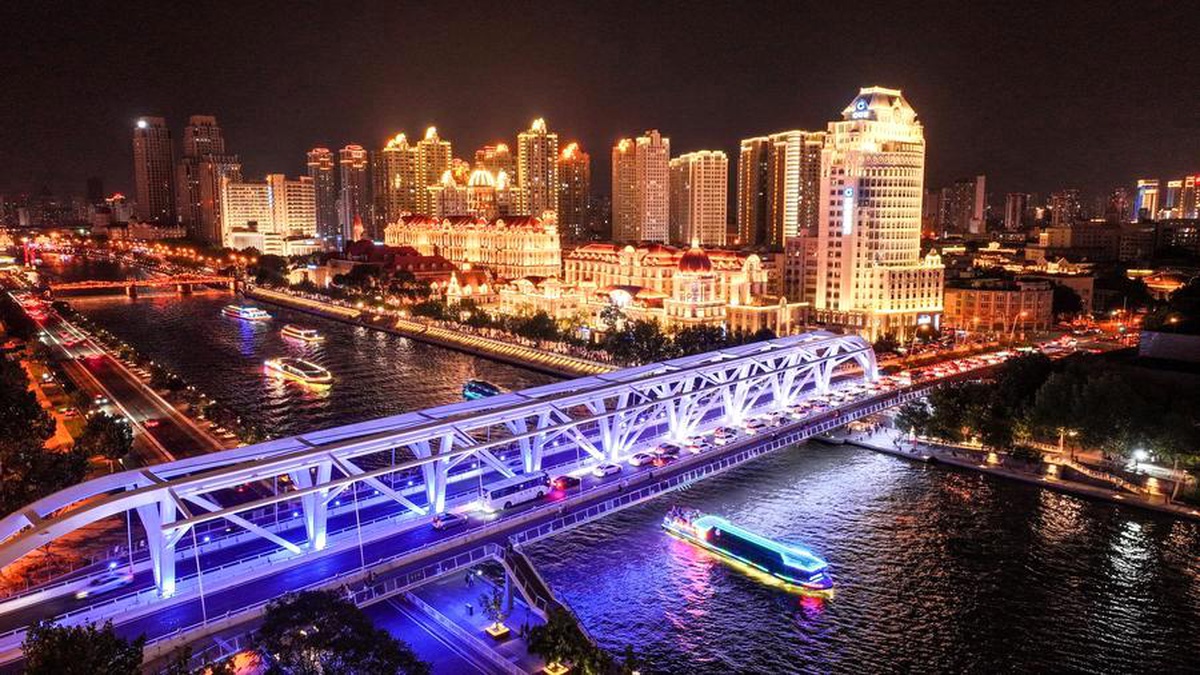 Tianjin, Gece Şehir Manzarasını Geliştiriyor