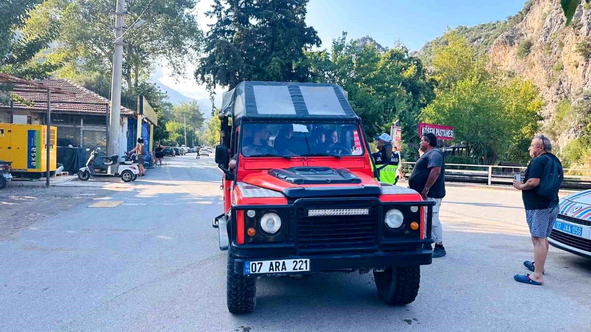 Kemer'de Trafik Denetiminde İki Araç Cezalandırıldı