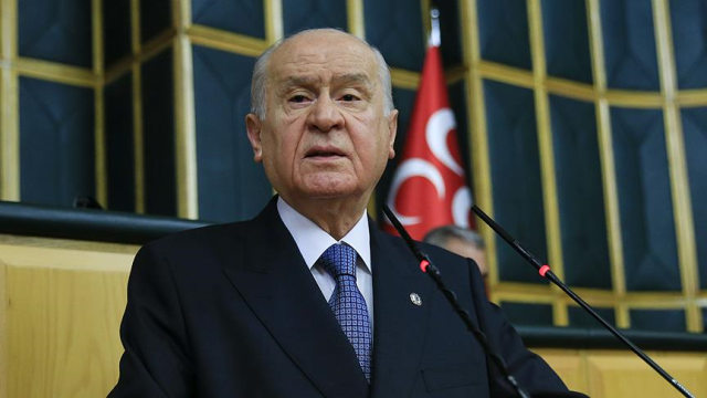 Bahçeli: Komisyona katılmayanların 'biz komisyoncu değiliz' zırvasına sığınmaları değersiz Bahçeli: Komisyona katılmayanların 'biz komisyoncu değiliz' zırvasına sığınmaları değersiz