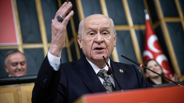 Bahçeli: Komisyona katılmayanların 'biz komisyoncu değiliz' zırvasına sığınmaları değersiz Bahçeli: Komisyona katılmayanların 'biz komisyoncu değiliz' zırvasına sığınmaları değersiz