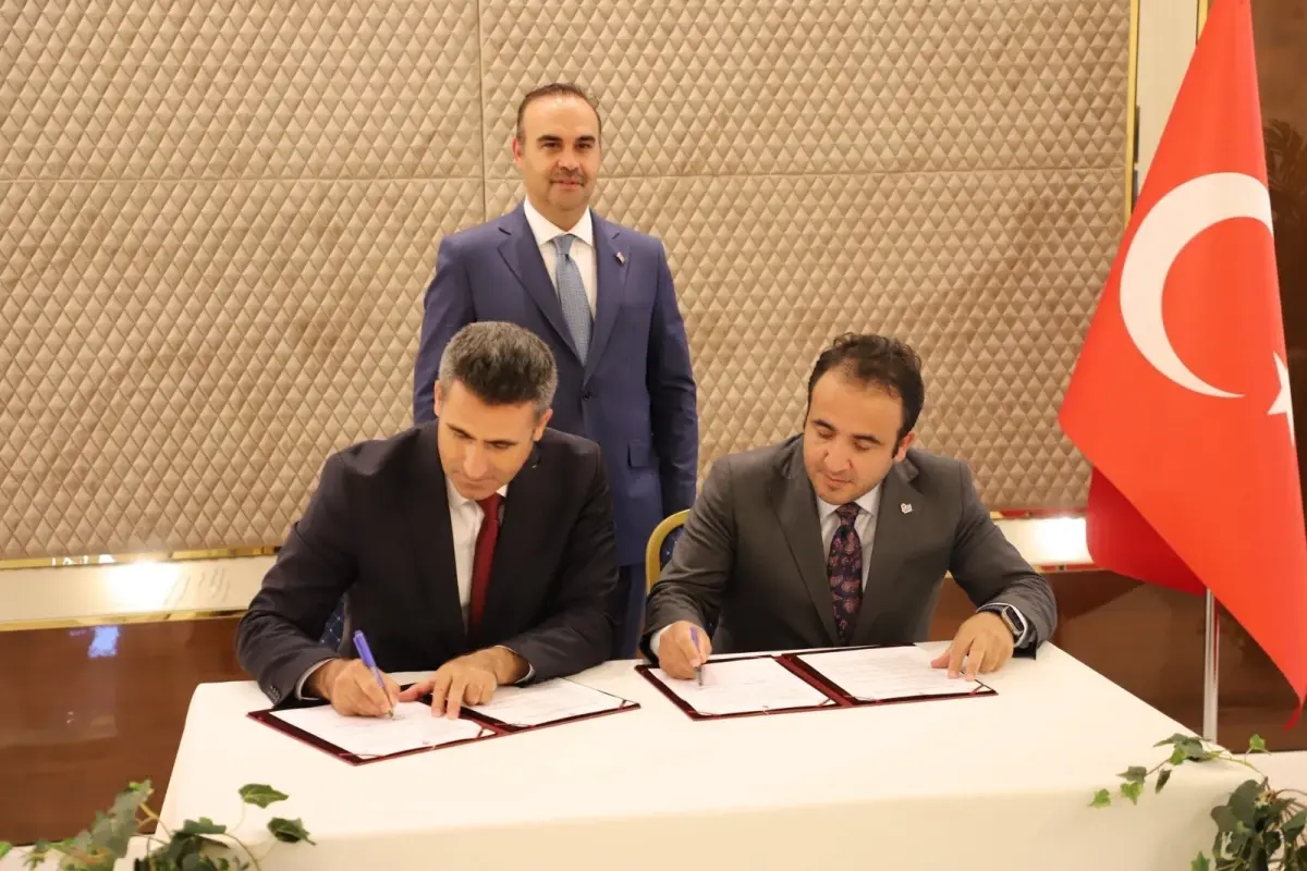 Bingöl'de İstişare Toplantısına Katılan Bakan Kacır, Çeşitli Ziyaretler Gerçekleştirdi