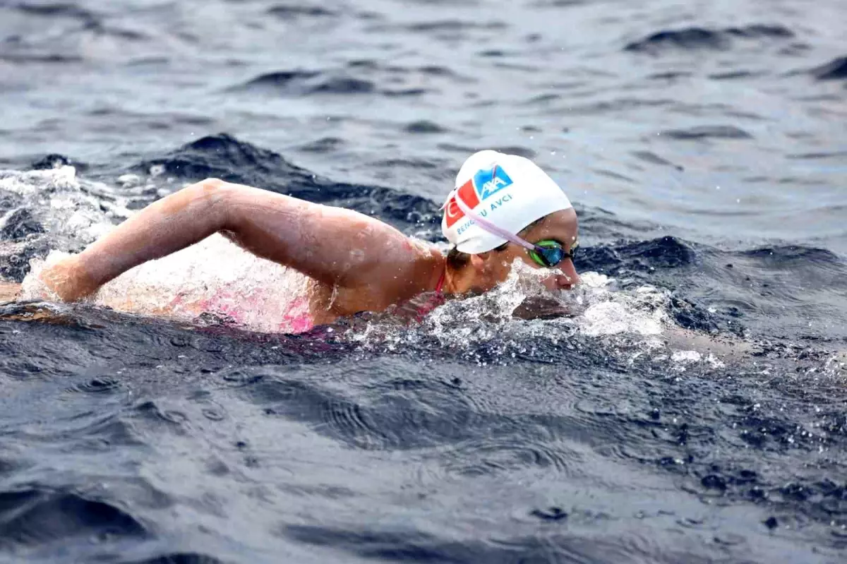 Milli Yüzücü Bengisu Avcı, Ocean's 7'yi Tamamlama Hedefiyle Tsugaru Kanalı'nda Yüzüyor