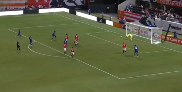 Bu gol futbolun beşiğinde gündem! Fenerbahçe'nin eski yıldızının içler acısı hali Bu gol futbolun beşiğinde gündem! Fenerbahçe'nin eski yıldızının içler acısı hali