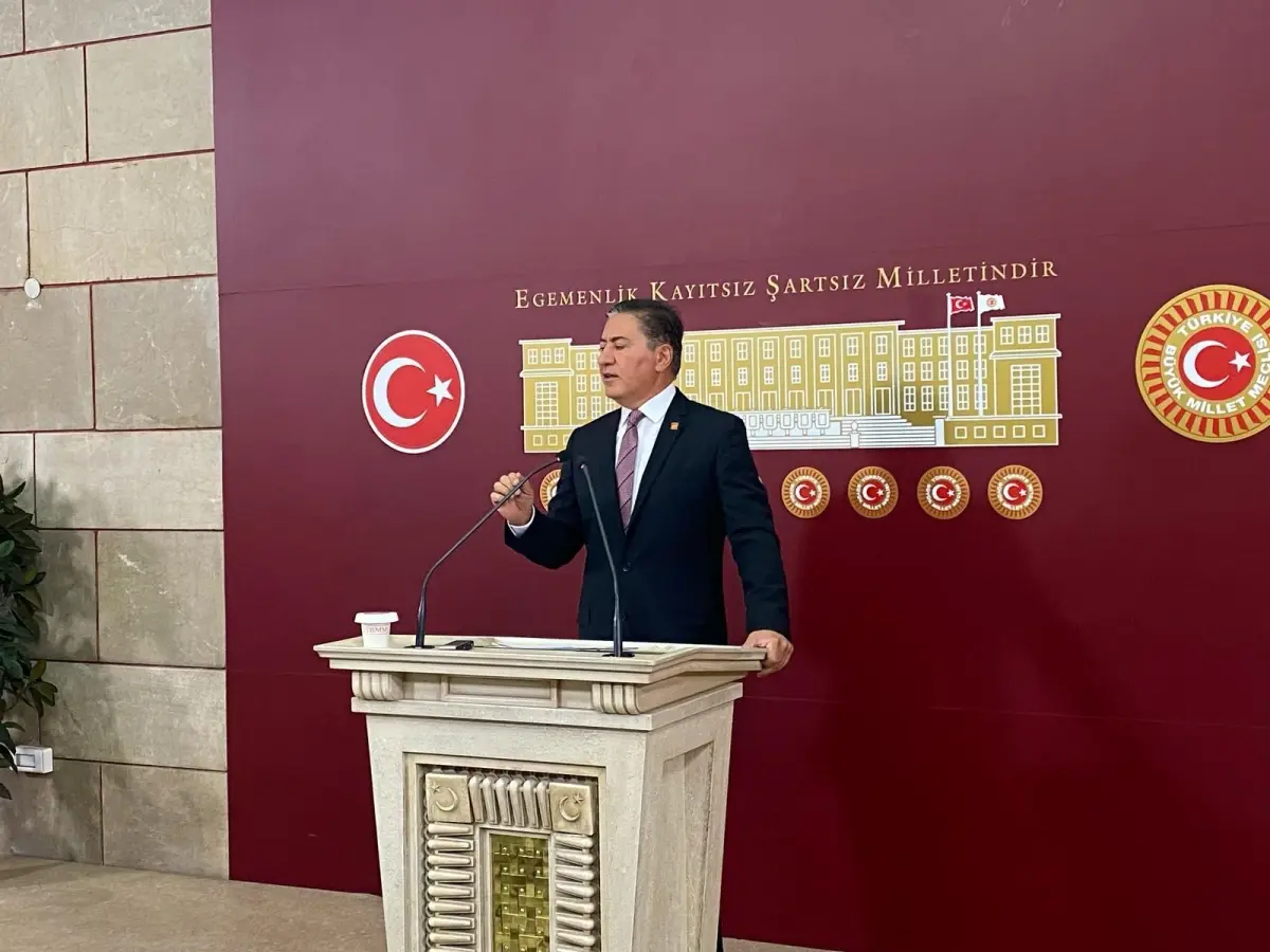 CHP'li Murat Emir: Komisyonun Adında 'Demokrasi' ve 'Adalet' Olmalı