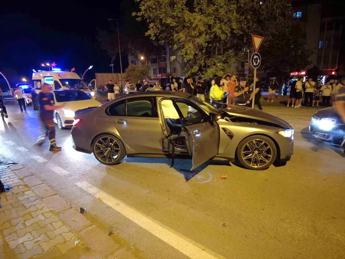 Edirne'de Trafik Kazası: 3 Yaralı