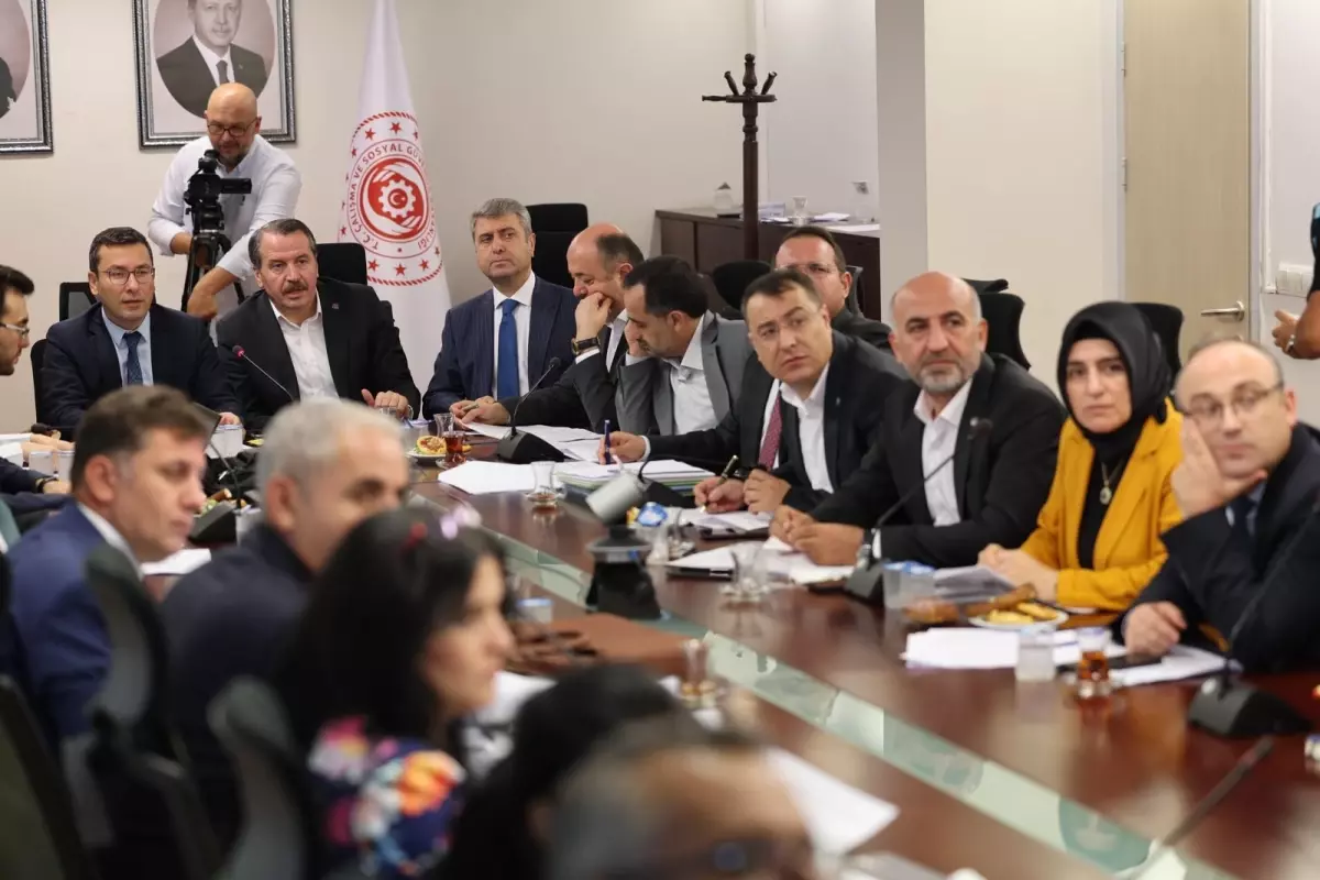 Eğitim-Bir-Sen, 8. Dönem Toplu Sözleşme İçin Ön Müzakere Toplantısı Gerçekleştirdi