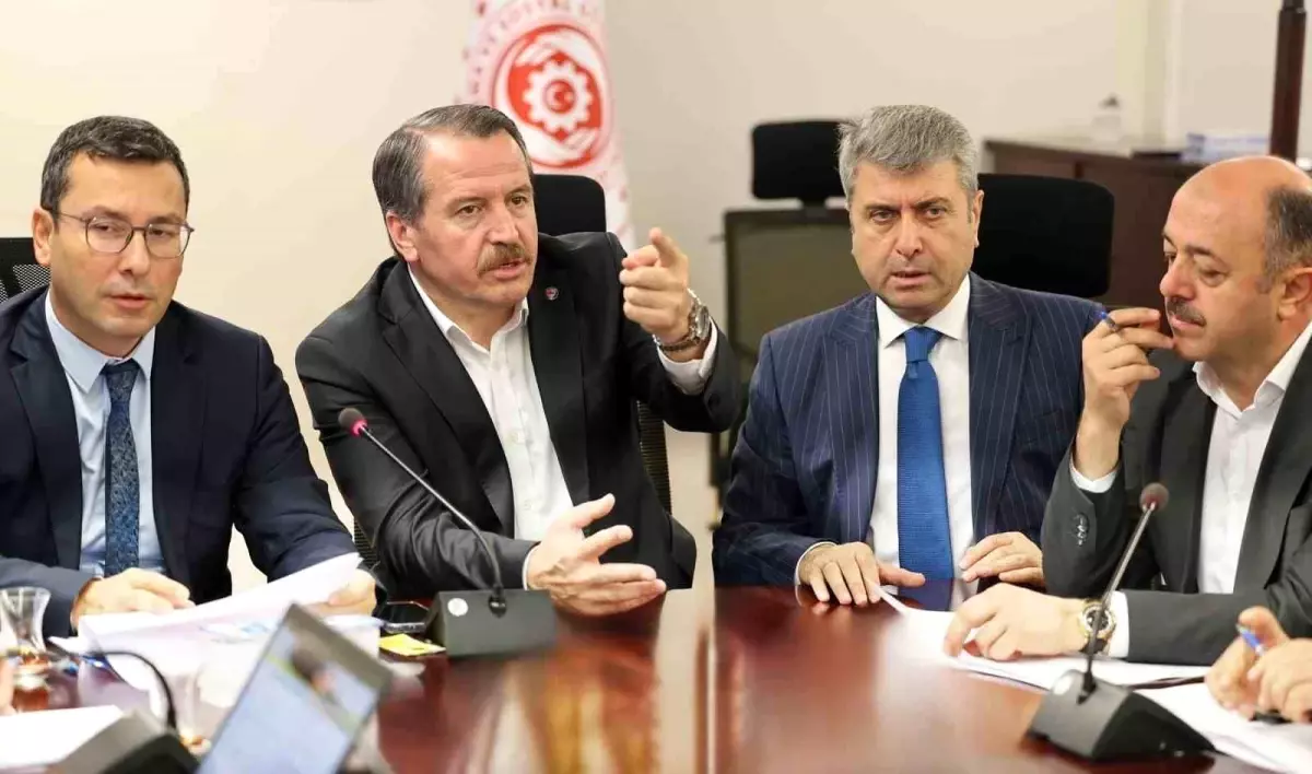 Eğitim-Bir-Sen 8. Dönem Toplu Sözleşme İçin Ön Müzakereleri Gerçekleştirdi