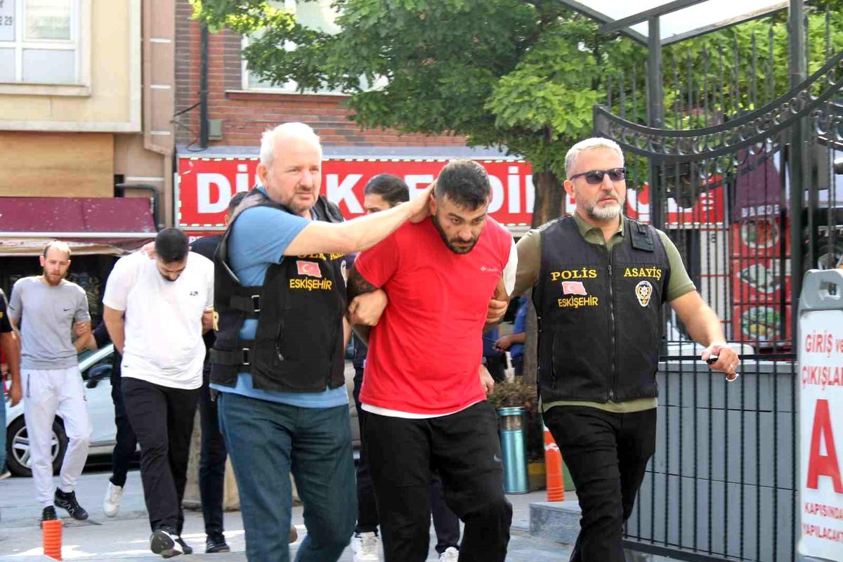 Eskişehir'de Silahlı Saldırı: İki Kişi Hayatını Kaybetti