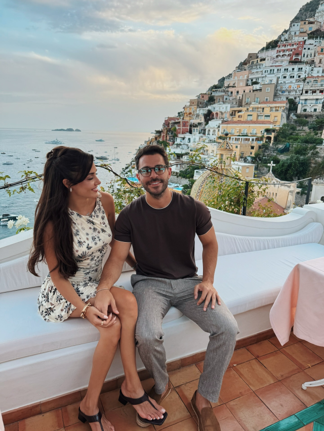 Hande Erçel uzun süre sonra bikinili objektiflere yansıdı