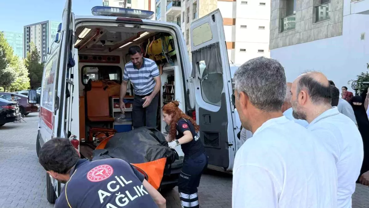 Diyarbakır'da Bina Görevlisi Elektrik Akımına Kapılarak Hayatını Kaybetti