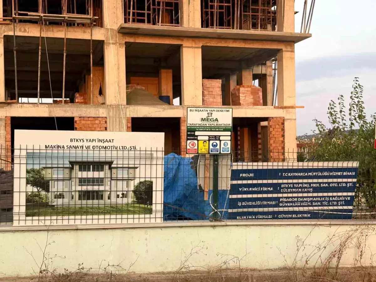 Sakarya'da İnşaat Halindeki Binadan Düşen İşçi Hayatını Kaybetti