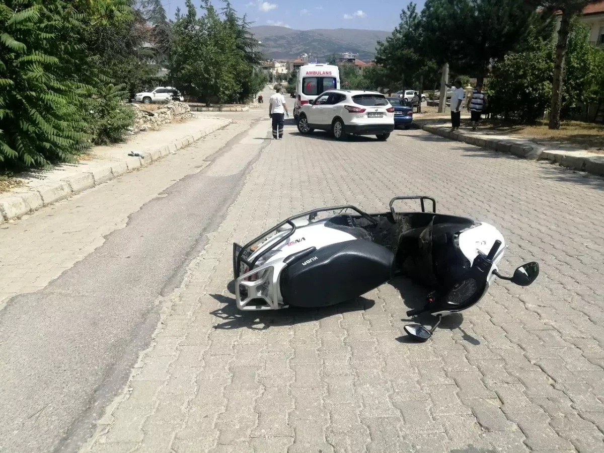 Isparta'da Motosiklet Kazası: 2 Yaralı
