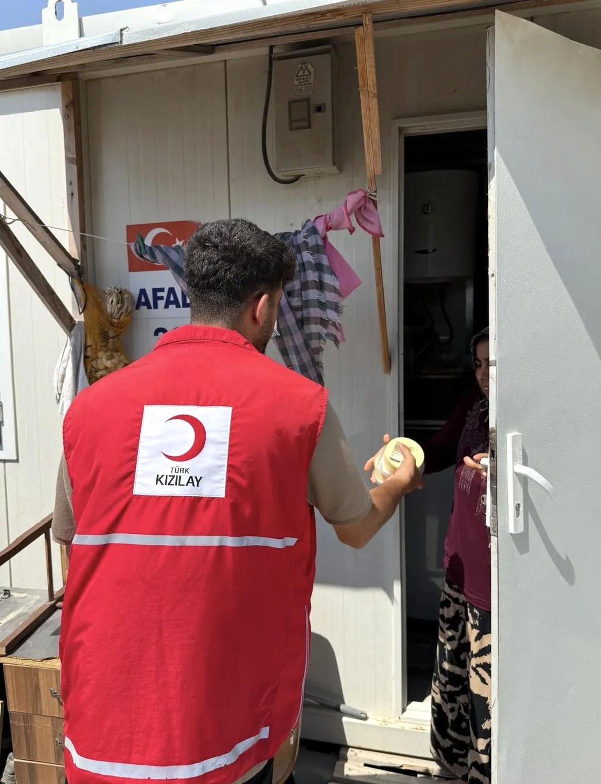 Kızılay, Hatay'daki Depremzedelere Kahvaltılık İkramda Bulundu