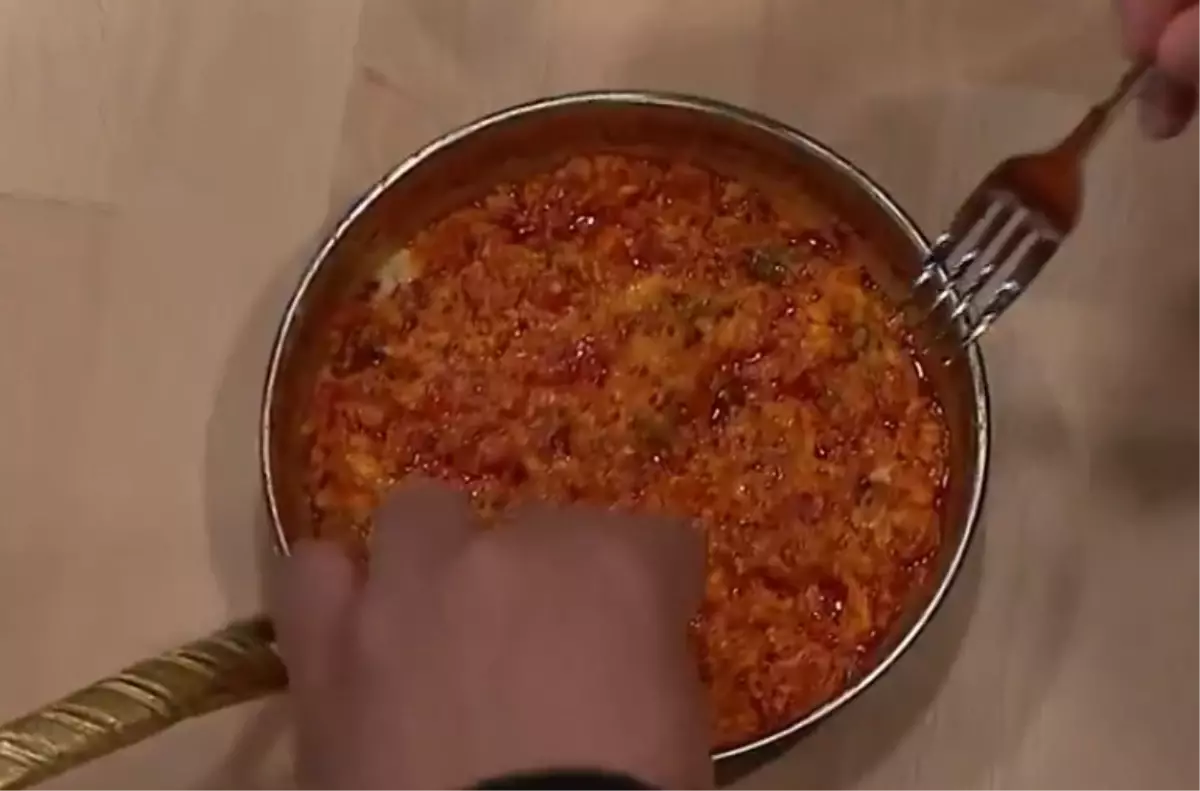 Menemen soğanlı mı olur soğansız mı olur?