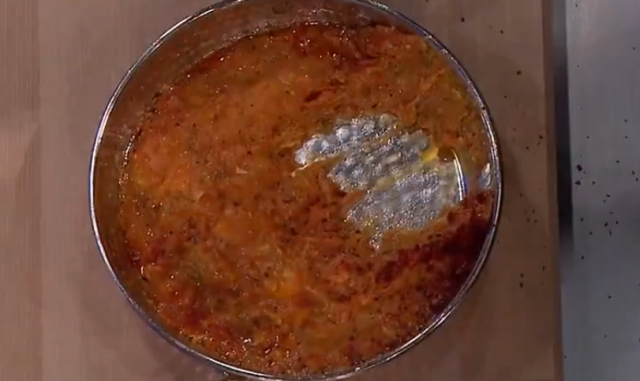 Menemen soğanlı mı olur soğansız mı olur?