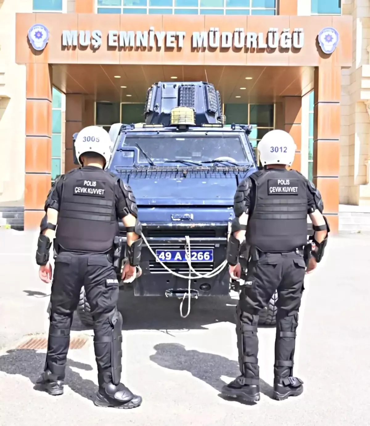 Muş'ta Suç Operasyonları: 47 Gözaltı ve Yüzlerce Araç Ceza Aldı
