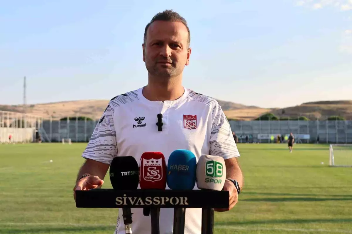 Sivasspor'un Teknik Direktörü Korkmaz'dan Güçlü Takım Vurgusu