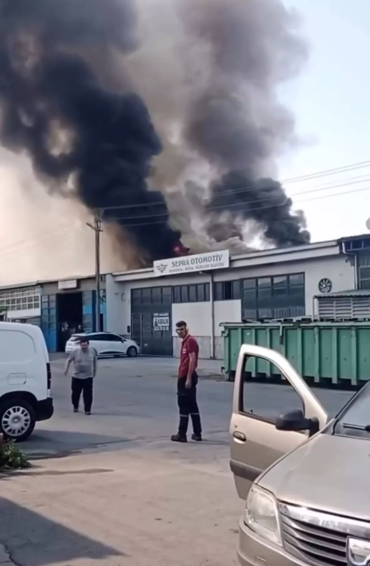 Bursa'da Oto Tamirhanesinde Yangın