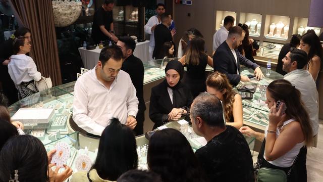 Özkonak Kuyumculuk, Kuruluşunun 32. Yılını Kutluyor Özkonak Kuyumculuk, Kuruluşunun 32. Yılını Kutluyor