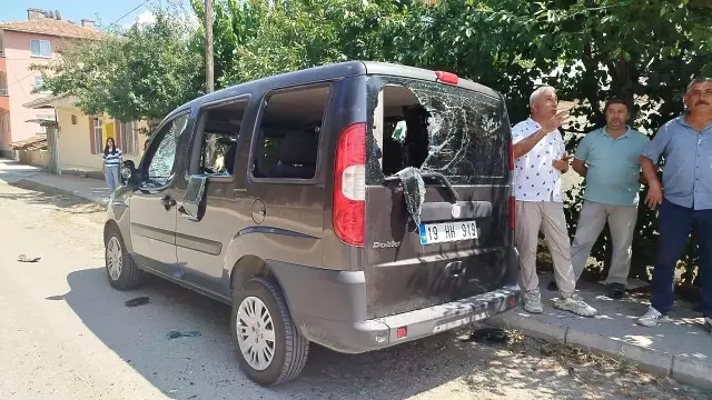 park halindeki araca sopali saldiri 2 18914250 o