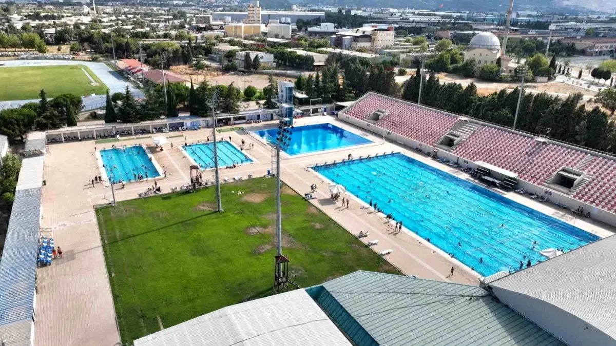 Manisa Atatürk Olimpik Havuzu, Hafta Sonu Akın Edildi