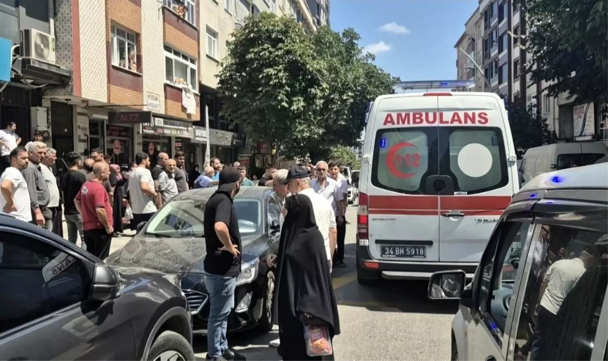 Sultangazi'de 6. Kattan Düşen Adam Ağır Yaralandı