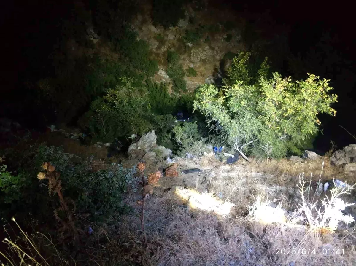 Balıkesir'de Trafik Kazası: 2 Yaralı