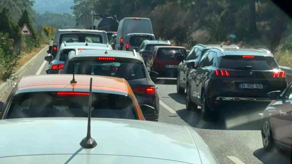Marmaris ve Datça'ya Yoğun Tatilci Akını