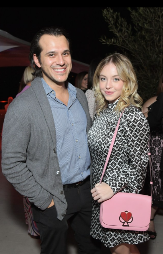 Ünlü oyuncu ayrılık sonrası yıldız futbolculardan yüzlerce çıkma teklifi aldı Ünlü oyuncu ayrılık sonrası yıldız futbolculardan yüzlerce çıkma teklifi aldı