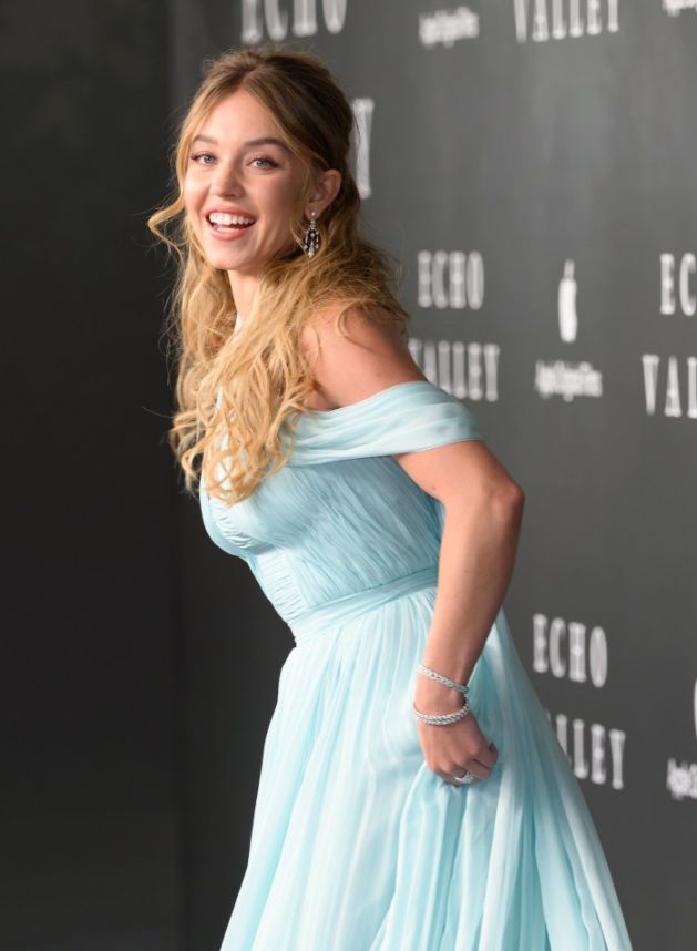 Ünlü oyuncu ayrılık sonrası yıldız futbolculardan yüzlerce çıkma teklifi aldı Ünlü oyuncu ayrılık sonrası yıldız futbolculardan yüzlerce çıkma teklifi aldı