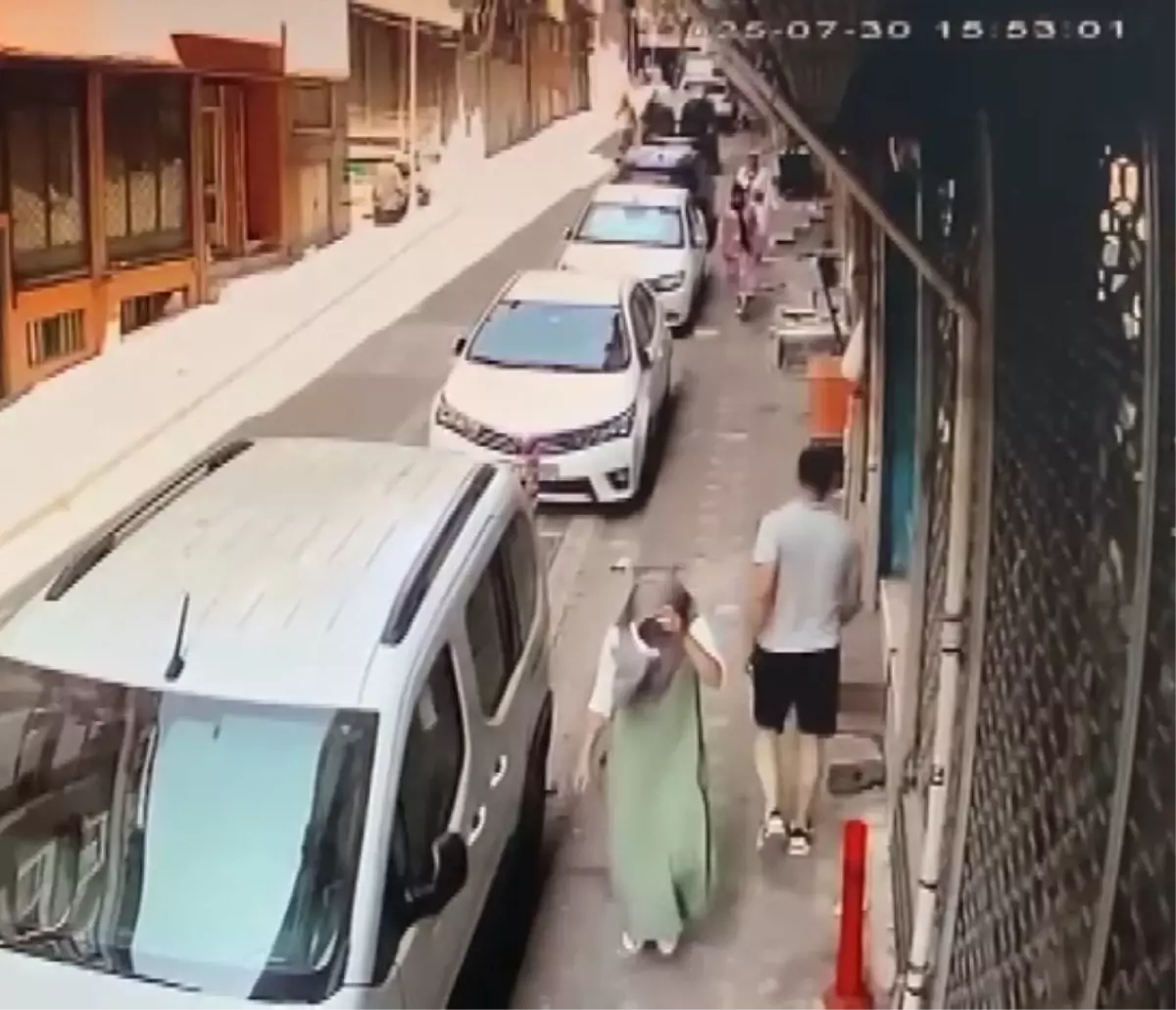 Zeytinburnu'nda Hırsızlık Yapan 3 Kadın Yakalandı